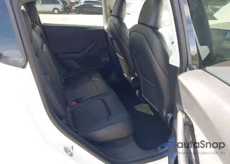 2021 Tesla Model Y Long Range Dual Motor All-Wheel Drive z USA, uszkodzony, nr VIN 5YJYGDEE0MF082605